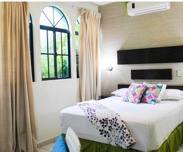 Villa Del Angel Hotel San Salvador Bagian luar foto